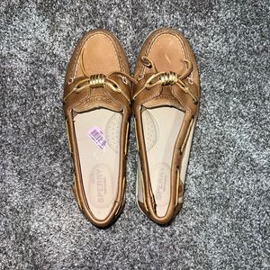 Sperry’s. women size 7. in great condition, worn once!